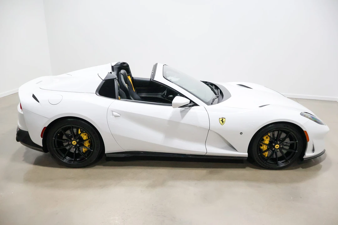 2022 Ferrari 812 GTS - Image 15 of 31