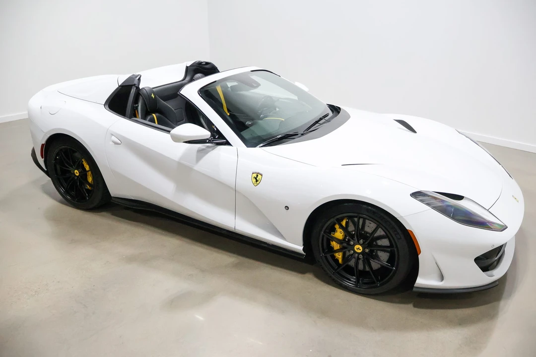 2022 Ferrari 812 GTS - Image 13 of 31