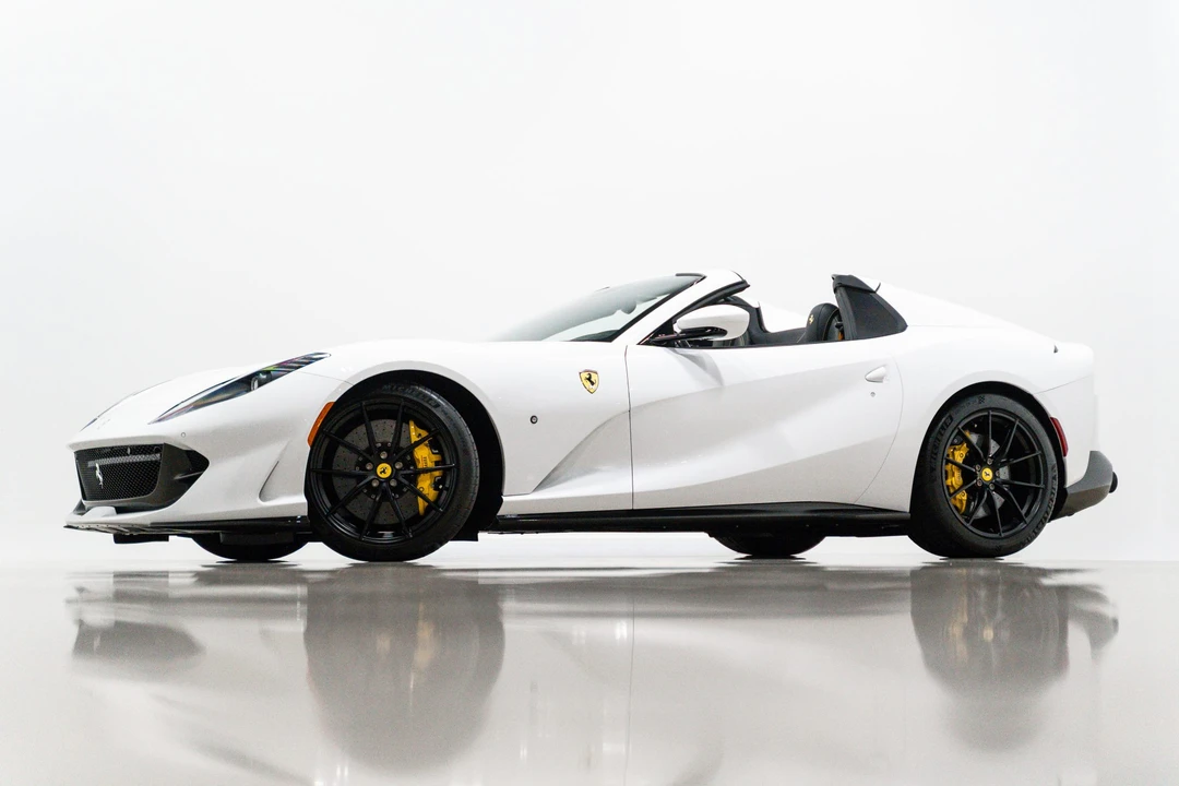 2022 Ferrari 812 GTS - Image 7 of 31