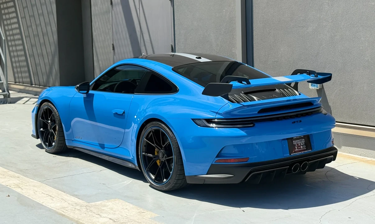 2022 Porsche 992 GT3 - Image 16 of 31