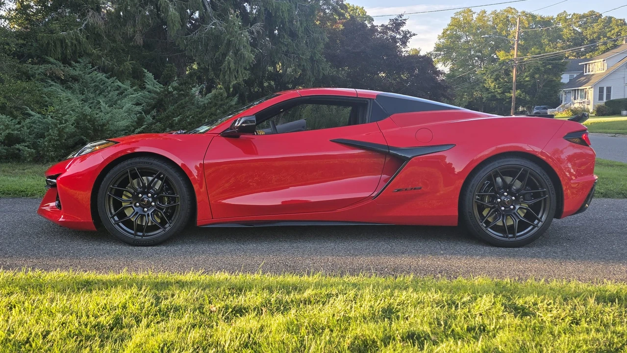2023 Chevrolet Corvette C8 Z06 - Image 15 of 31