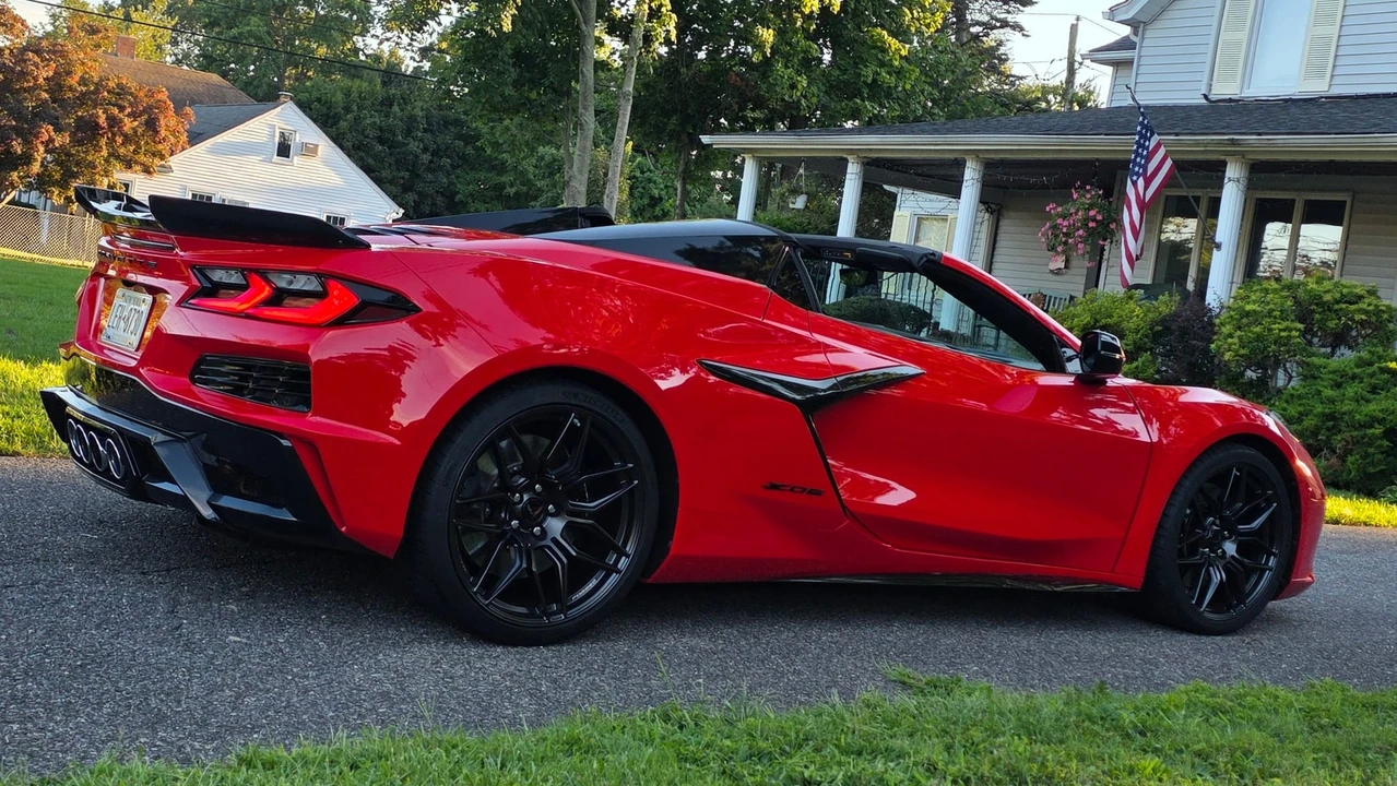 2023 Chevrolet Corvette C8 Z06 - Image 10 of 31
