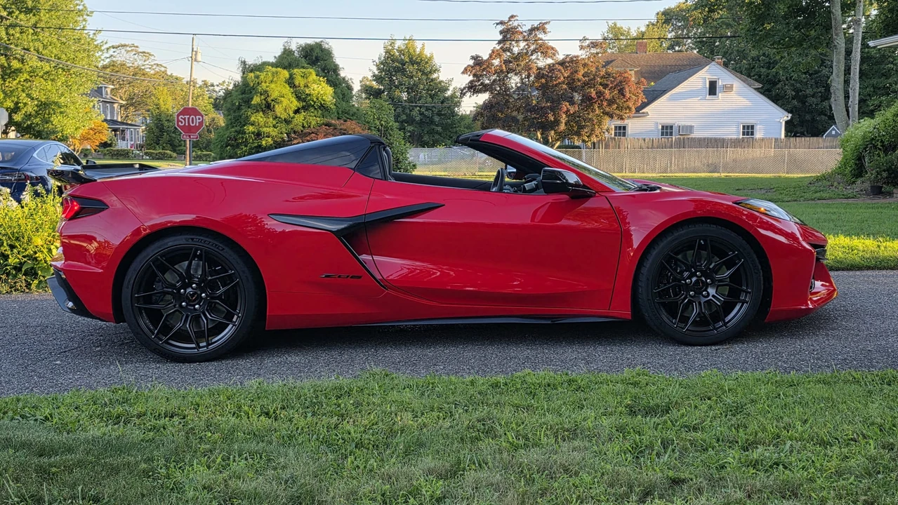 2023 Chevrolet Corvette C8 Z06 - Image 8 of 31