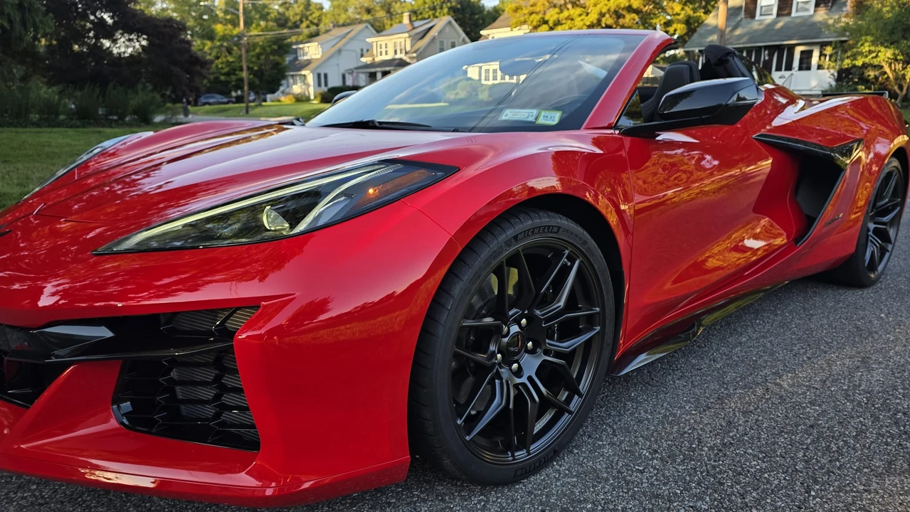 2023 Chevrolet Corvette C8 Z06 - Image 18 of 31
