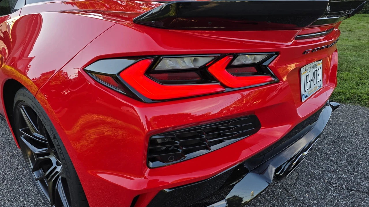2023 Chevrolet Corvette C8 Z06 - Image 24 of 31