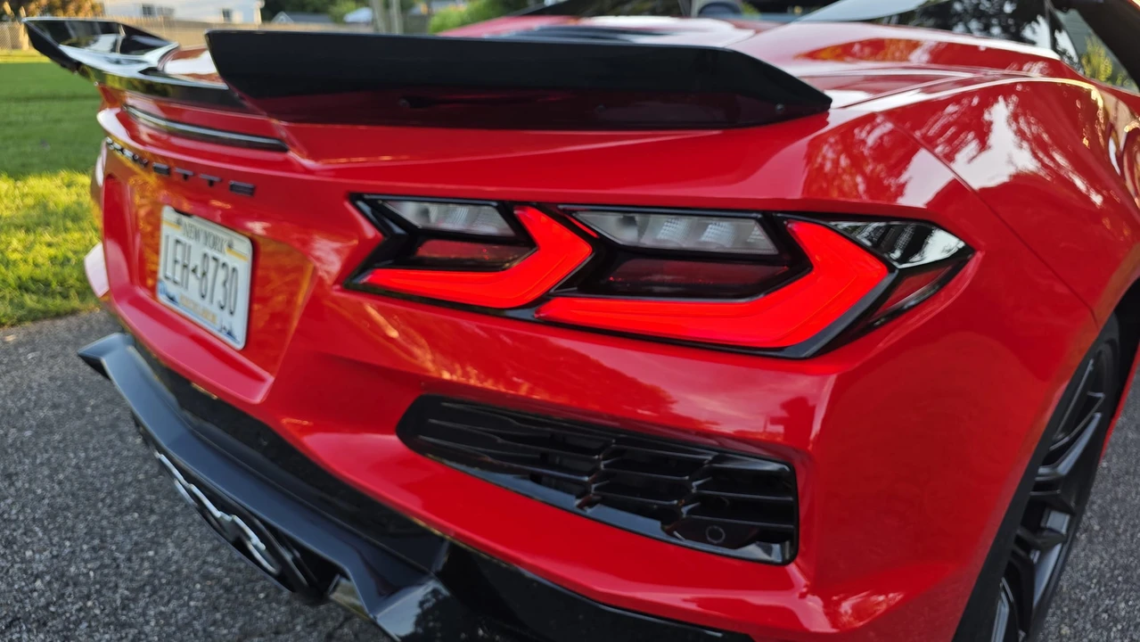 2023 Chevrolet Corvette C8 Z06 - Image 25 of 31