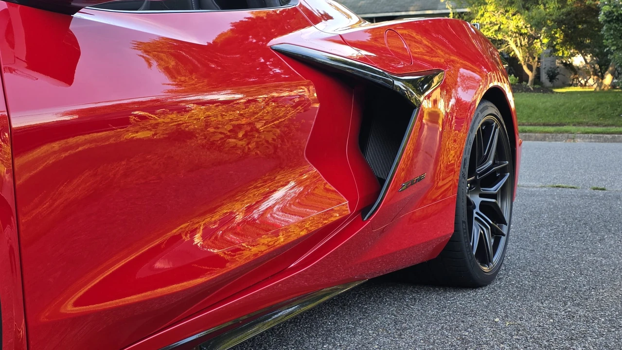 2023 Chevrolet Corvette C8 Z06 - Image 21 of 31