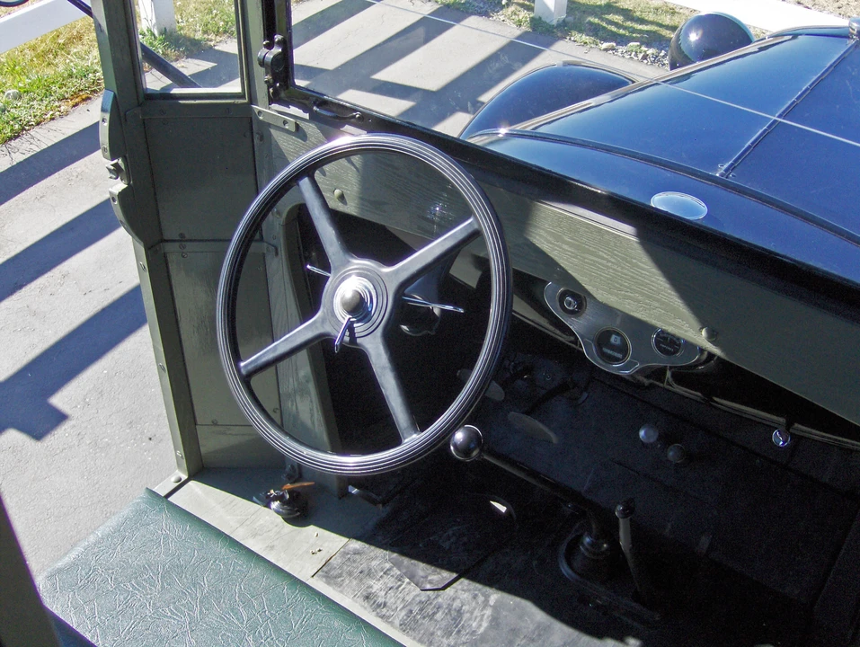 1931 Ford Model A Pickup & Model AA - Image 5 of 6