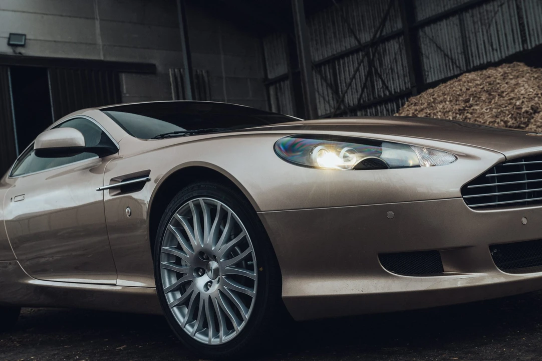 2010 Aston Martin DB9 - Image 17 of 31
