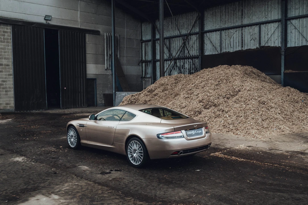 2010 Aston Martin DB9 - Image 14 of 31