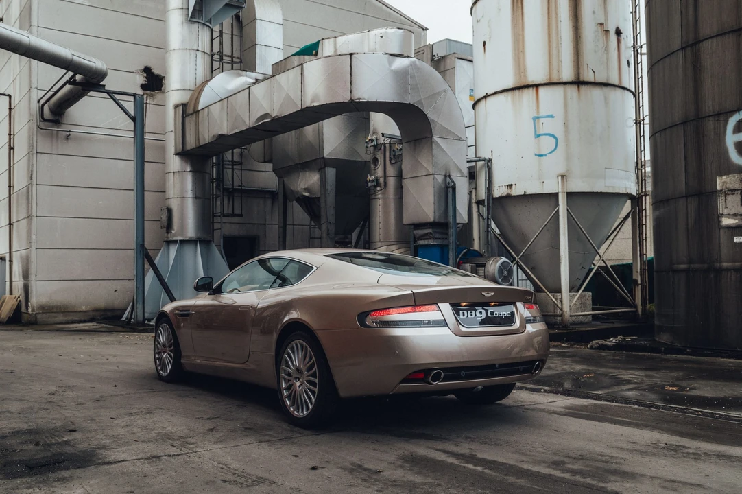 2010 Aston Martin DB9 - Image 13 of 31