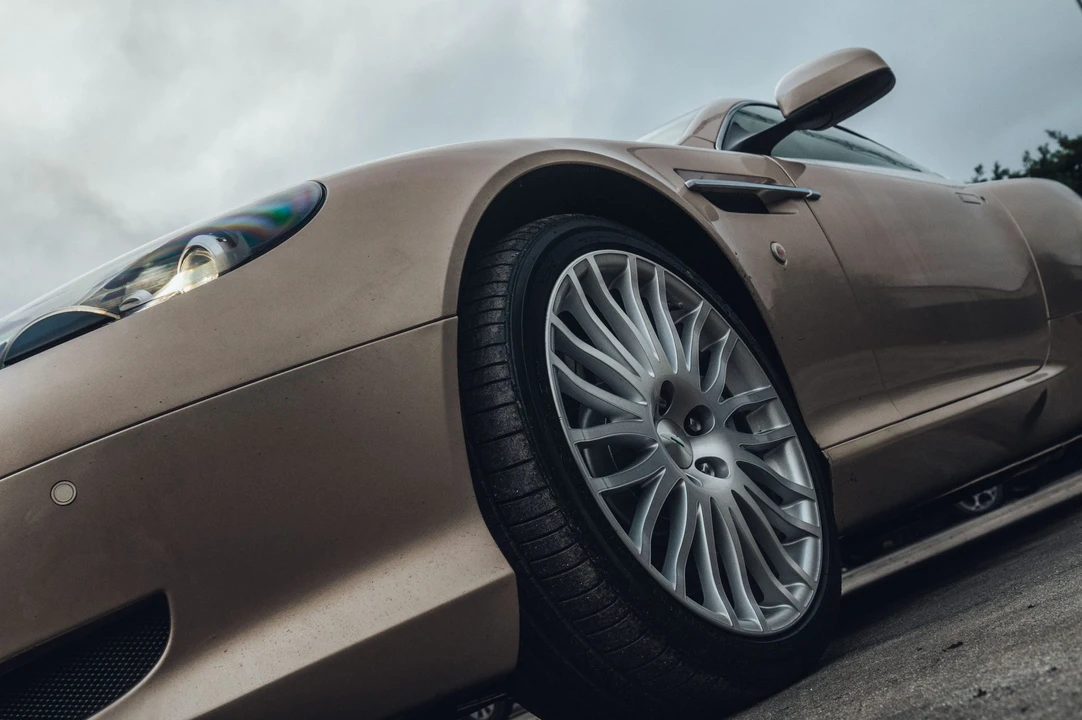2010 Aston Martin DB9 - Image 16 of 31