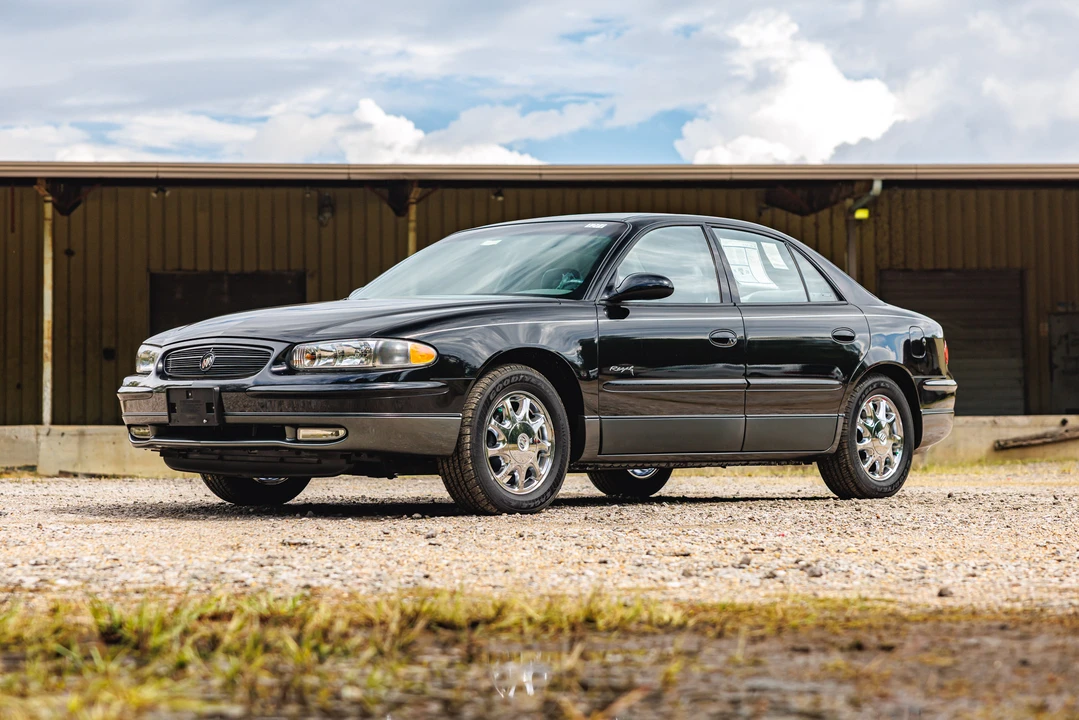 1997 Buick Regal - Image 2 of 31