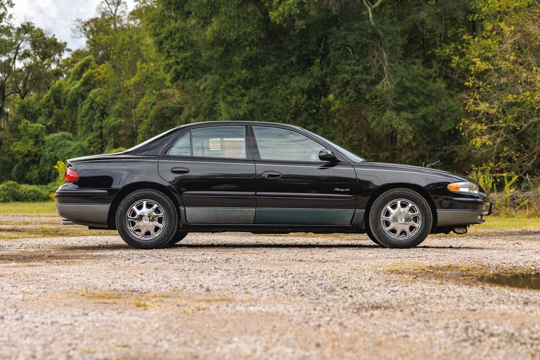 1997 Buick Regal - Image 10 of 31