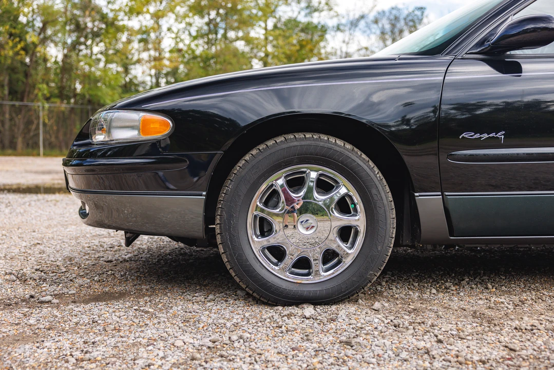 1997 Buick Regal - Image 24 of 31