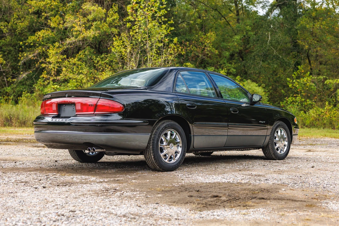 1997 Buick Regal - Image 9 of 31