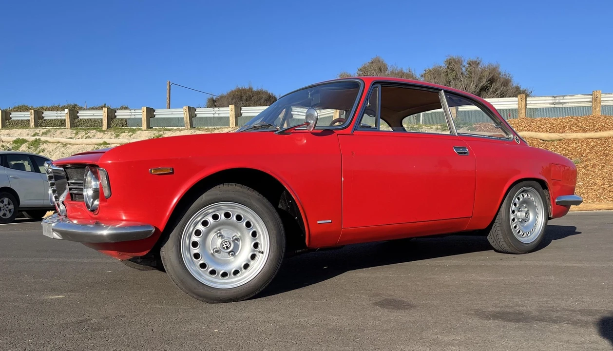 1966 Alfa Romeo Giulia Sprint GT Veloce - Image 10 of 31