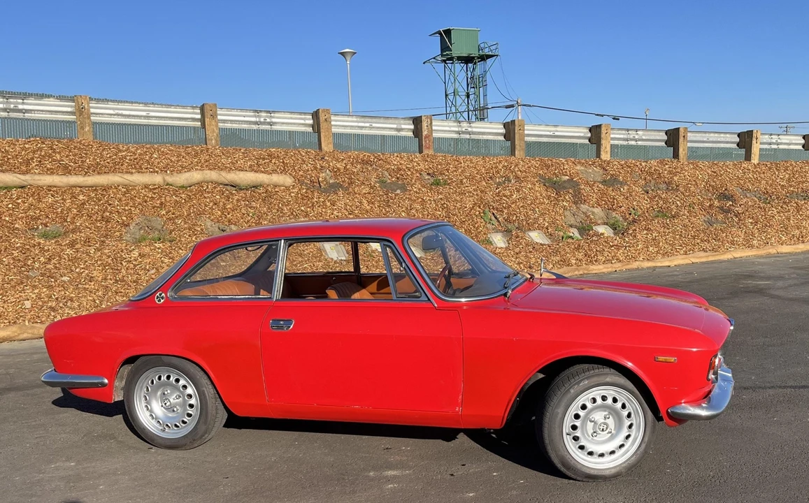 1966 Alfa Romeo Giulia Sprint GT Veloce - Image 17 of 31