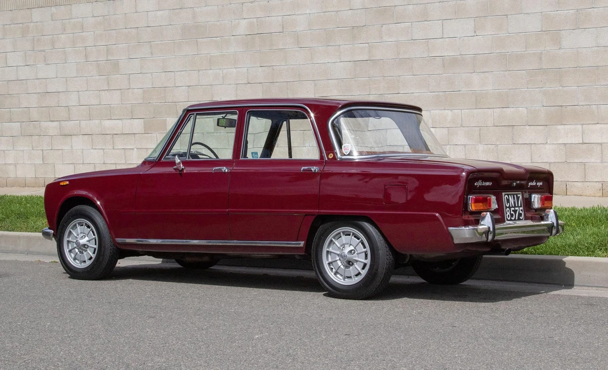 1968 Alfa Romeo 1750 GT Veloce - Image 9 of 31