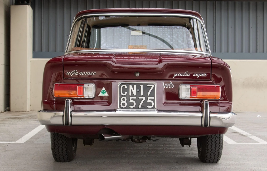 1968 Alfa Romeo 1750 GT Veloce - Image 12 of 31