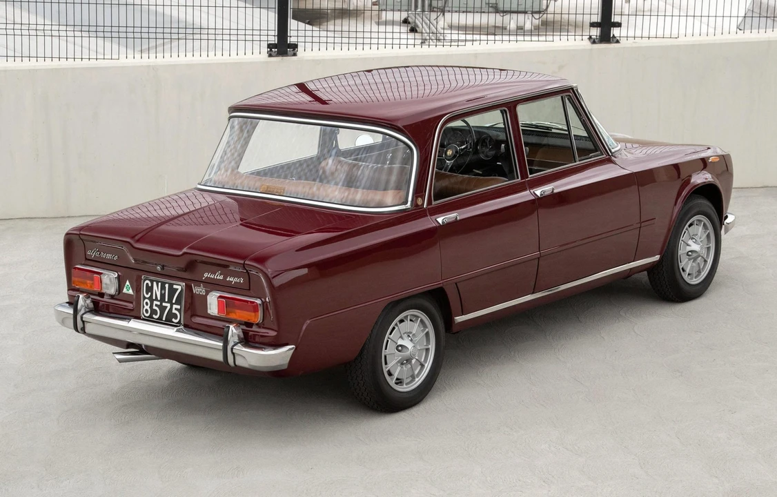1968 Alfa Romeo 1750 GT Veloce - Image 14 of 31