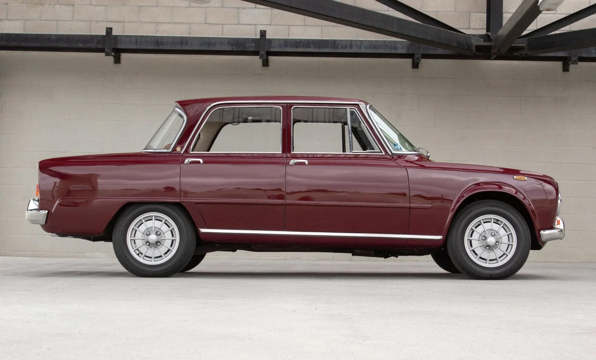 1968 Alfa Romeo 1750 GT Veloce - Image 17 of 31