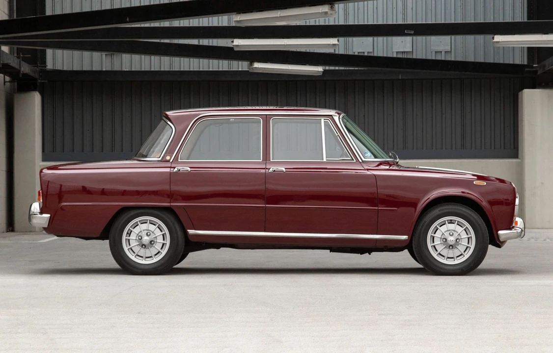 1968 Alfa Romeo 1750 GT Veloce - Image 18 of 31
