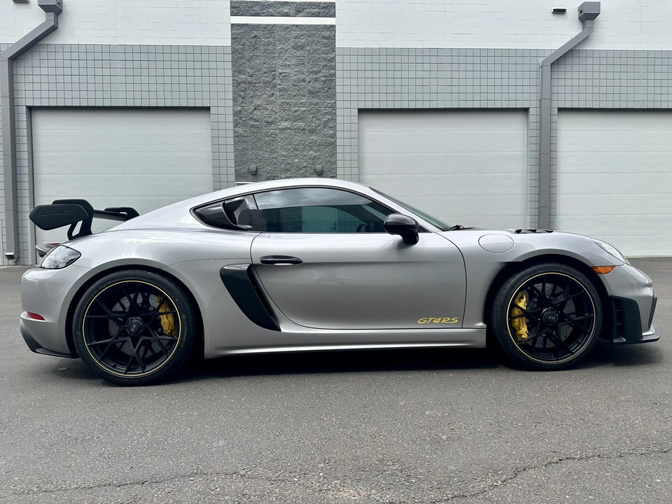 2024 Porsche 718 Cayman GT4 RS - Image 19 of 31