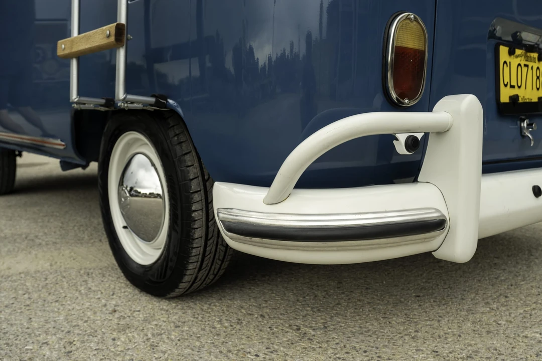 1975 Volkswagen Split-Window Bus - Image 22 of 31