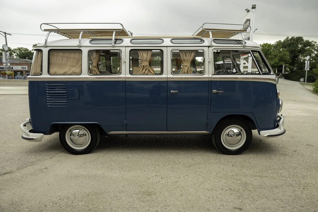 1975 Volkswagen Split-Window Bus - Image 12 of 31