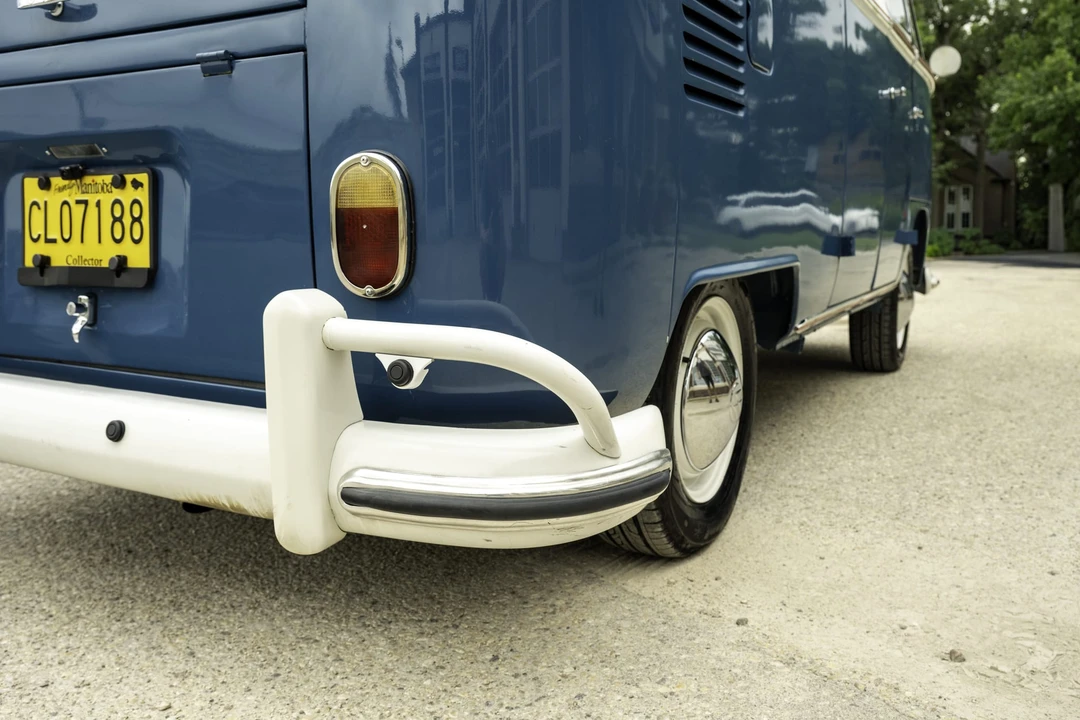 1975 Volkswagen Split-Window Bus - Image 25 of 31