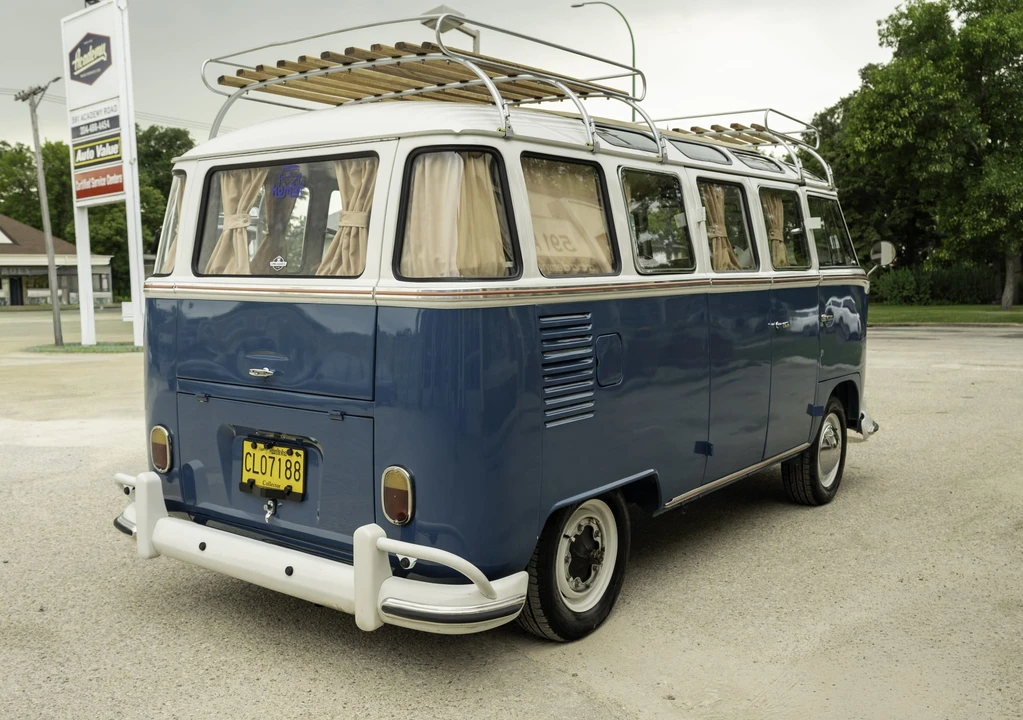 1975 Volkswagen Split-Window Bus - Image 11 of 31