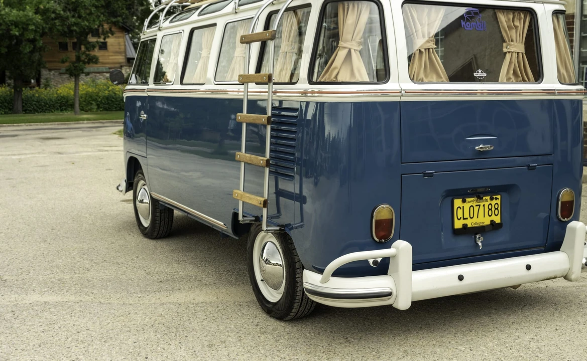 1975 Volkswagen Split-Window Bus - Image 21 of 31