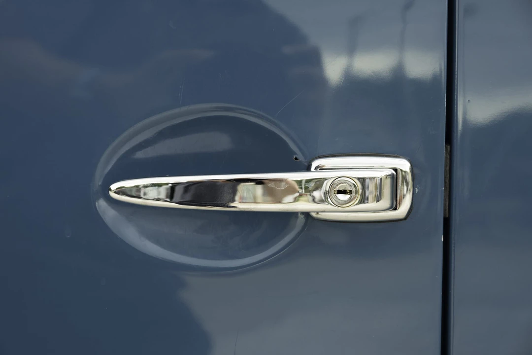1975 Volkswagen Split-Window Bus - Image 18 of 31