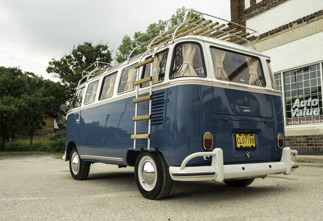 1975 Volkswagen Split-Window Bus - Image 9 of 31