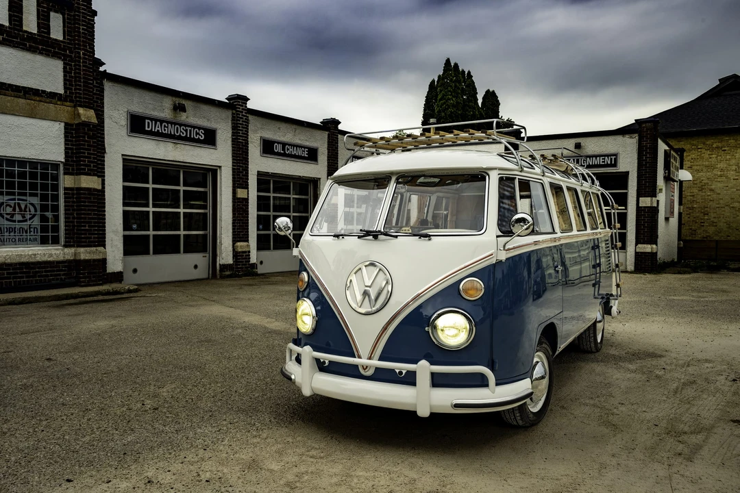1975 Volkswagen Split-Window Bus - Image 6 of 31