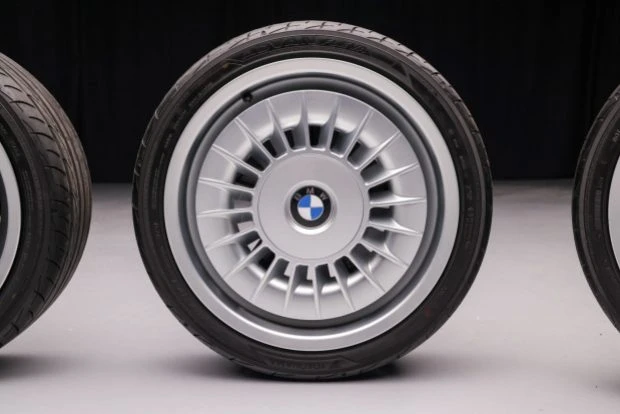 Parts & Memorabilia Other Wheels - Image 2 of 5