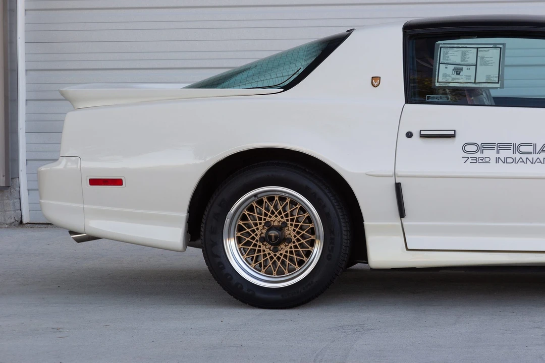 1989 Pontiac Firebird Trans Am 3rd Gen - Image 23 of 31