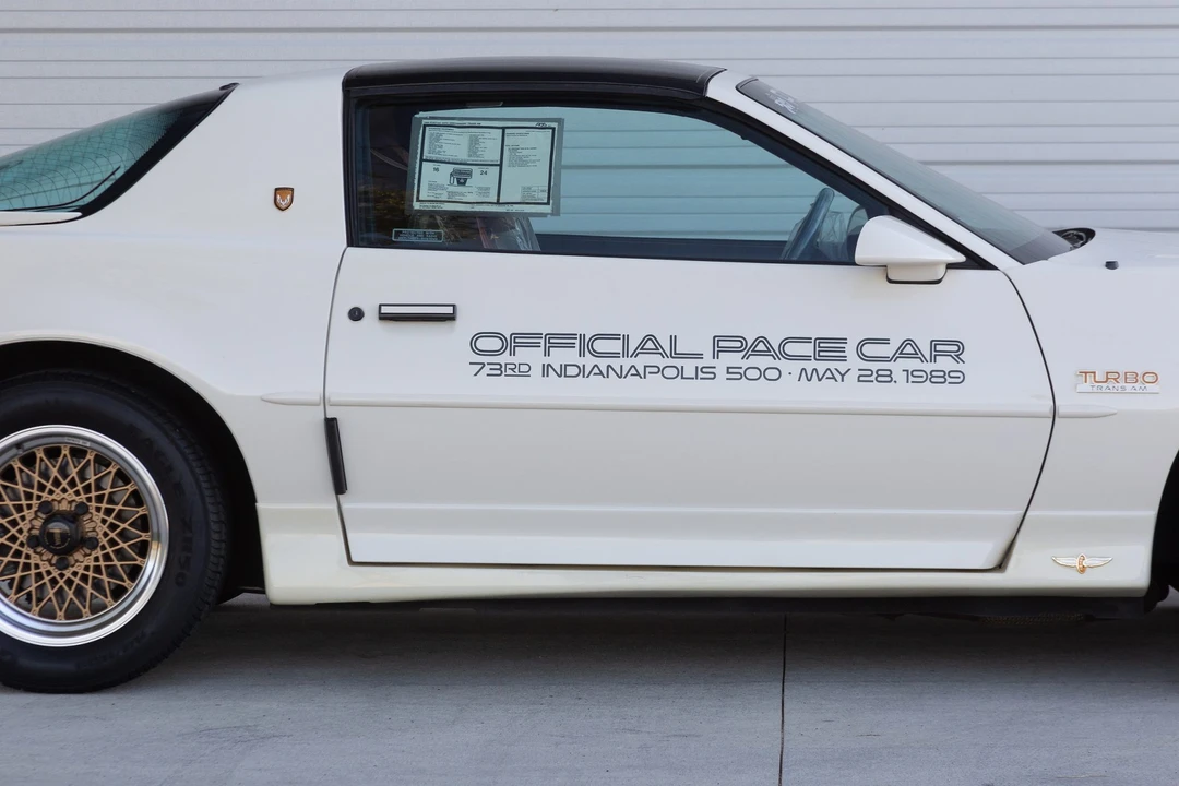 1989 Pontiac Firebird Trans Am 3rd Gen - Image 24 of 31