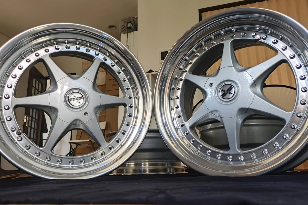 Parts & Memorabilia Other Wheels - Image 2 of 4