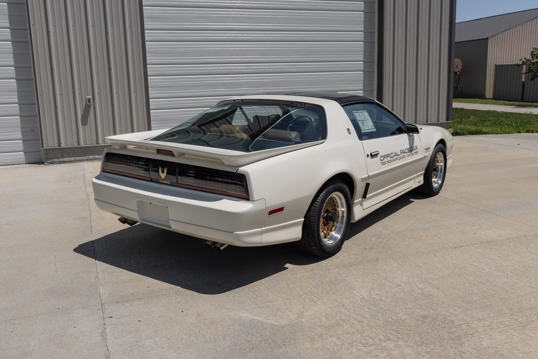 1989 Pontiac Firebird Trans Am 3rd Gen - Image 16 of 31