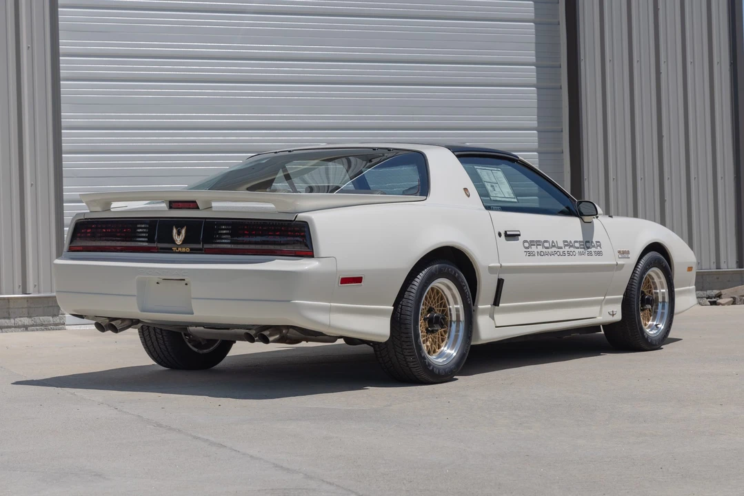 1989 Pontiac Firebird Trans Am 3rd Gen - Image 17 of 31