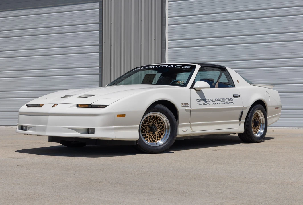 1989 Pontiac Firebird Trans Am 3rd Gen - Image 5 of 31