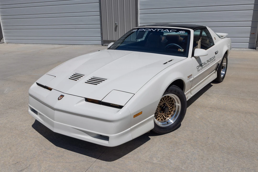 1989 Pontiac Firebird Trans Am 3rd Gen - Image 2 of 31