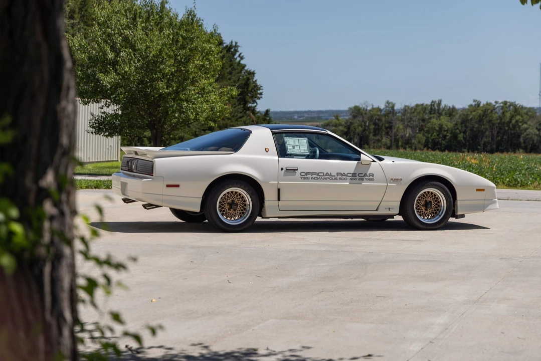 1989 Pontiac Firebird Trans Am 3rd Gen - Image 25 of 31