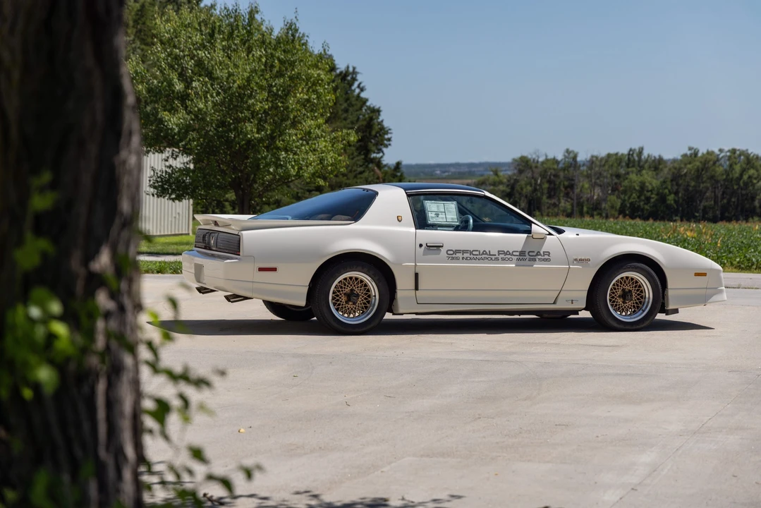 1989 Pontiac Firebird Trans Am 3rd Gen - Image 26 of 31