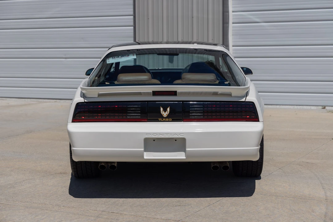 1989 Pontiac Firebird Trans Am 3rd Gen - Image 11 of 31