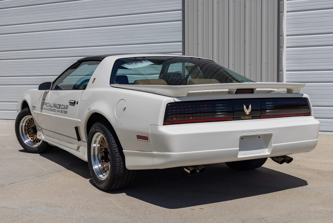 1989 Pontiac Firebird Trans Am 3rd Gen - Image 10 of 31