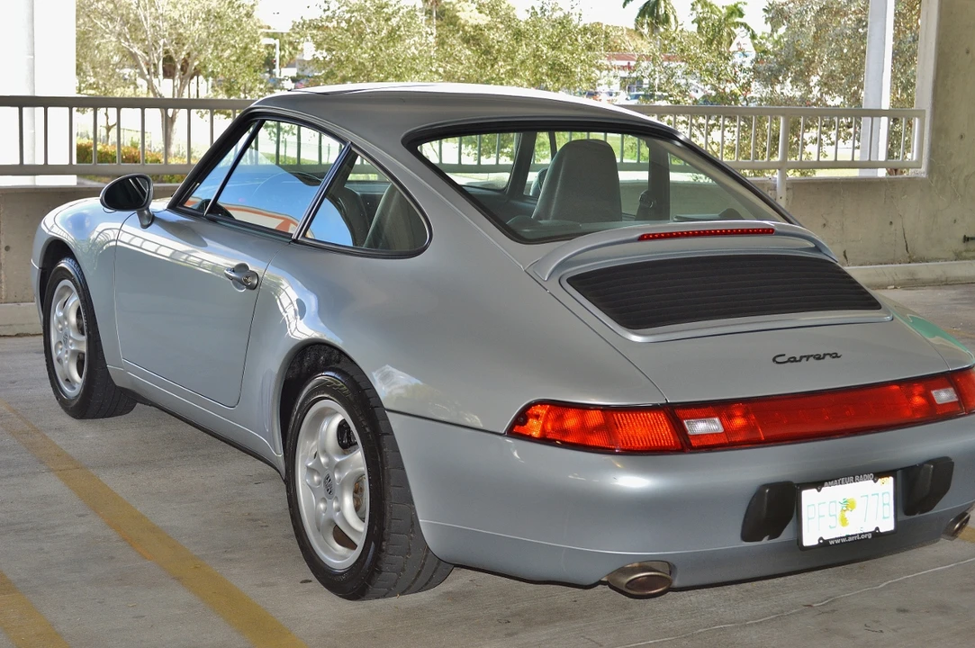 1995 Porsche 993 Carrera - Image 8 of 31