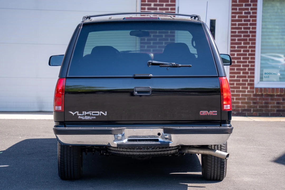 1999 GMC Yukon 1st Gen - Image 19 of 31